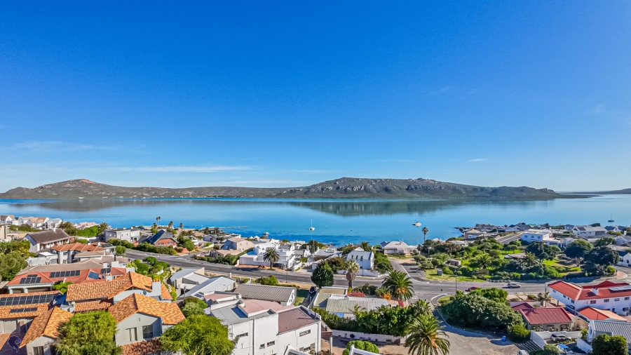 7 Bedroom Property for Sale in Middedorp Western Cape